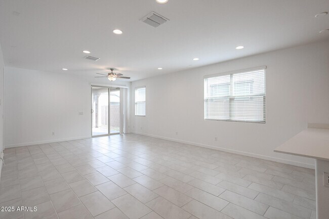 Photo - 2068 W Sierra Sunset Trail