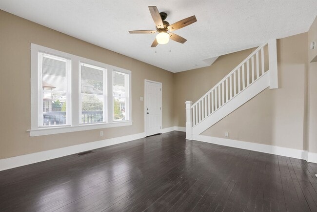 Photo - 172 S Richardson Ave