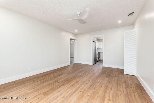 Photo - 2247 Riverside Ave Unidad 5