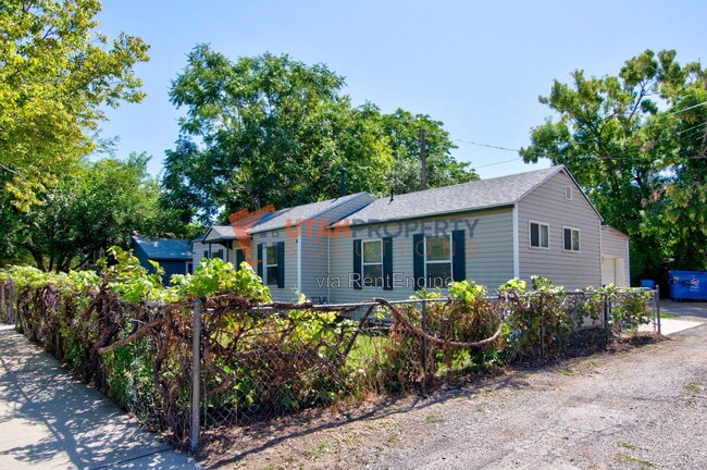 Photo - 574 Wilson Ave S