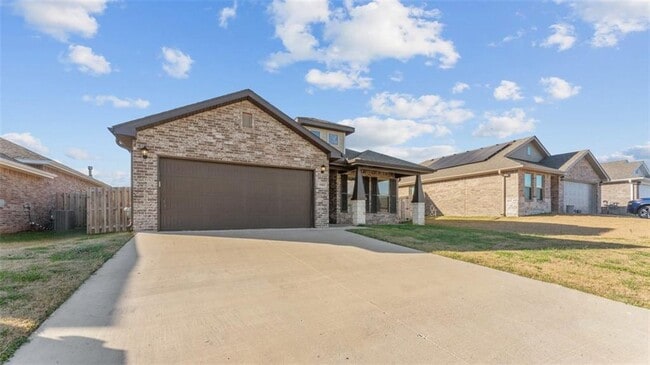 Photo - 5903 NW Hoover St