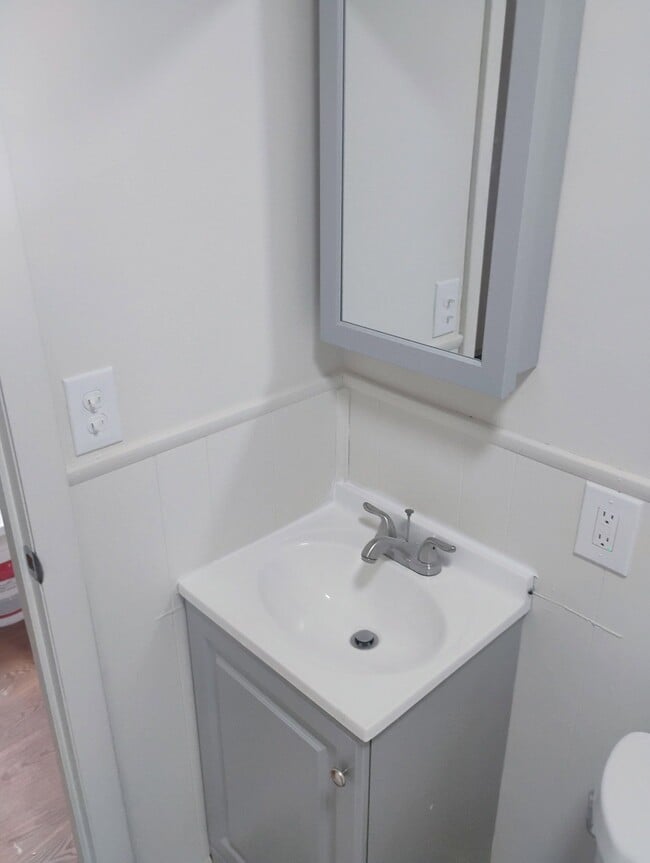 Photo - 682 Beech St Unit 6