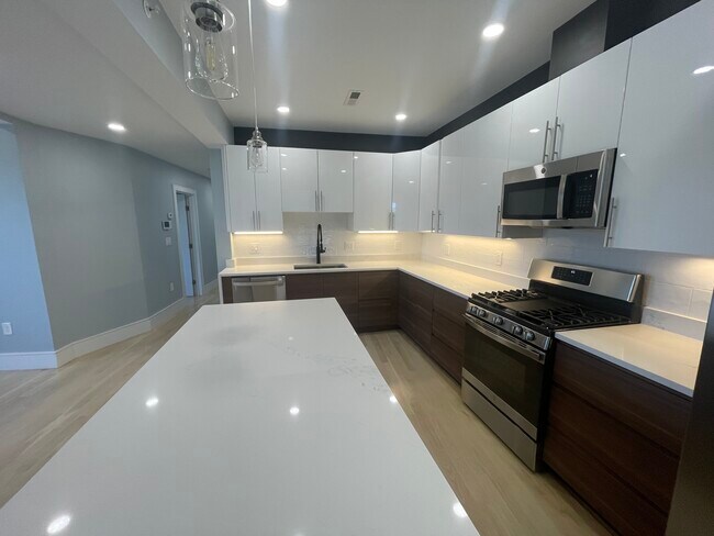 Photo - 9 University Rd Unit 3A