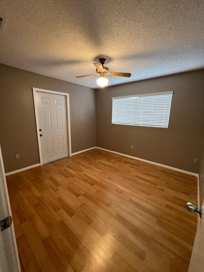 Photo - 14931 SW 92nd Ter Unit 1 bed 1 bath