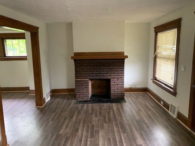 Photo - Comfortable 3-Bed on E 108th in Union-Mile...