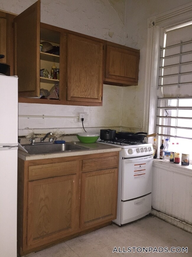 Photo - 1350 Commonwealth Ave Unidad 4