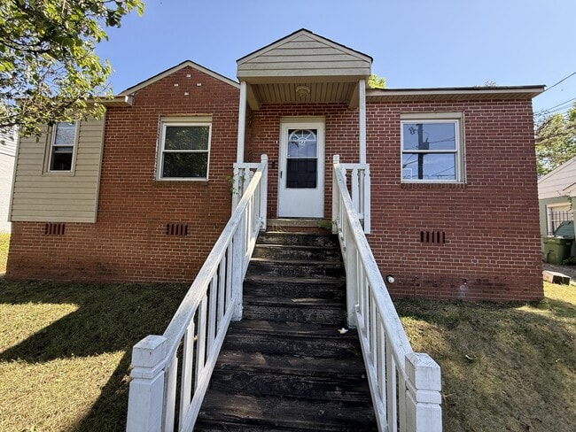 Building Photo - 56 Mathews St