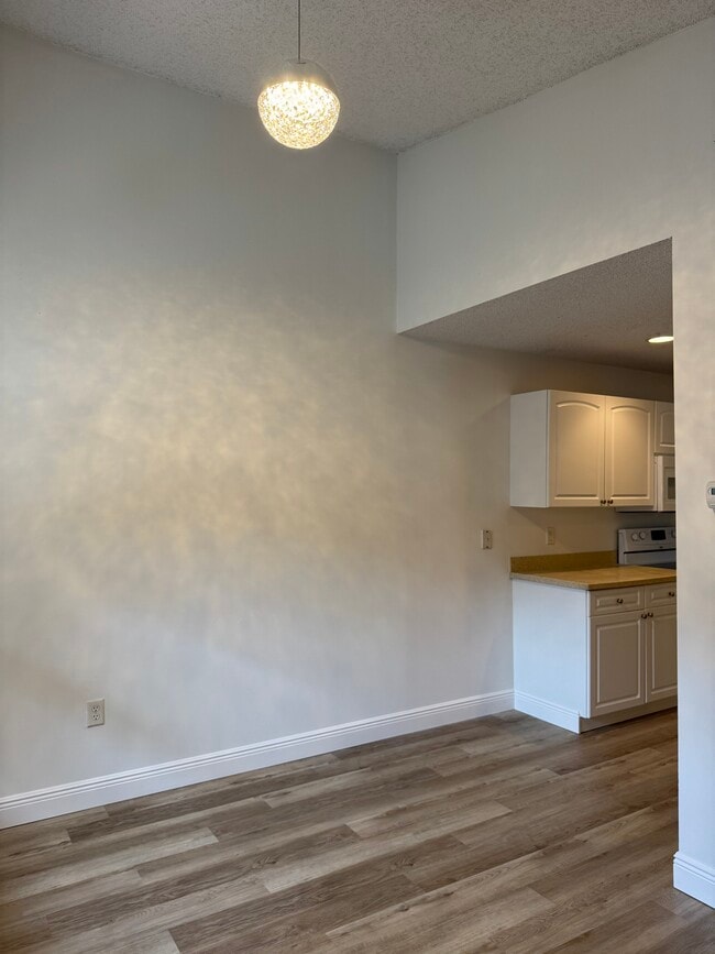 Photo - 2009 Oleander Blvd Unit A