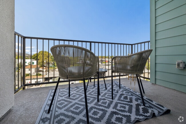 2 habitaciones, 2 baños - 966 pies cuadrados - Ver - 3518 Chesapeake Ave., Los Angeles, CA 90016