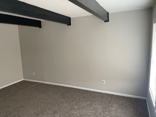 Photo - 3 bed 1.5 bath town home.