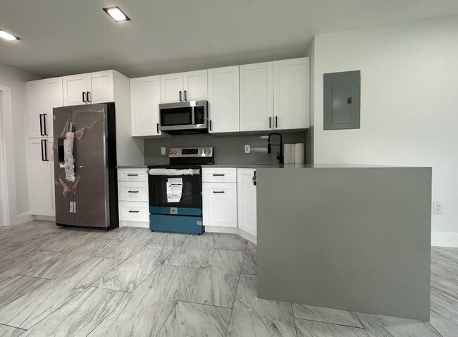 Photo - 707 NW 3rd Ave Townhome