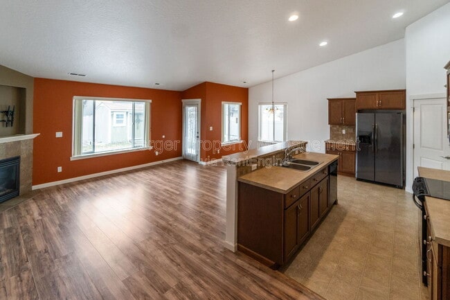 Photo - 1807 E Vanetta Ave