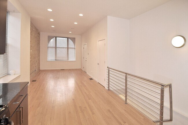 Photo - 649 N Wolcott Ave Unidad 1S