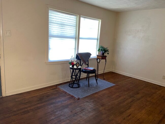 Photo - 4325 Forbes St