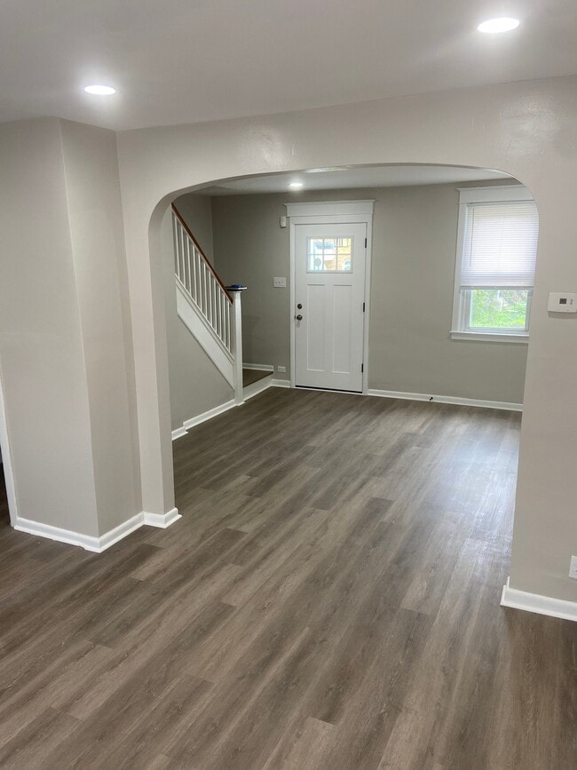 Photo - 1027 Edgemore Rd