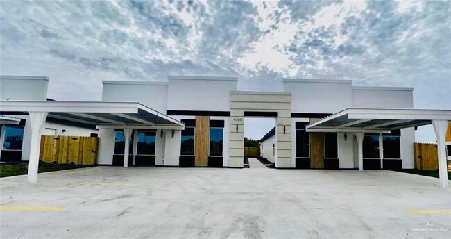 Building Photo - 23 Heron Ave Unit 16,14