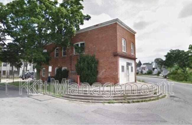 Photo - 2248 Broadway St