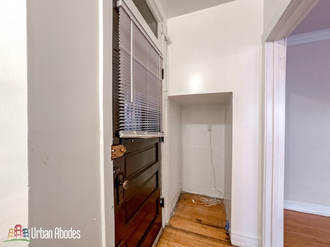 Photo - 4408 N Rockwell St Unidad M00B