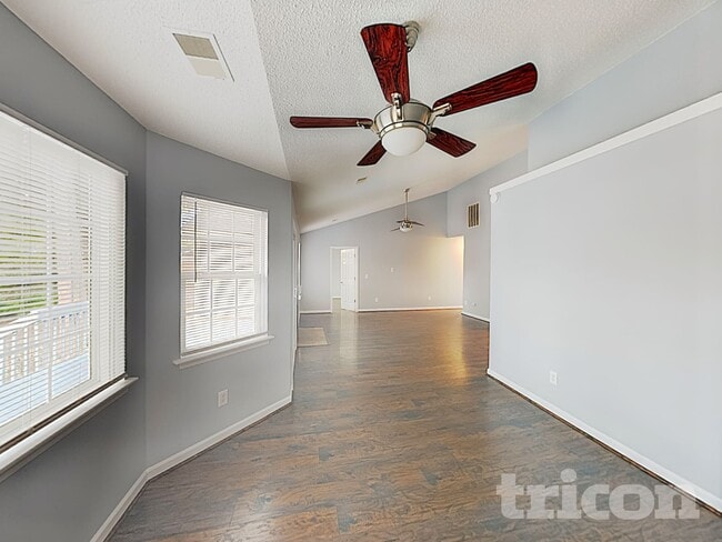 Photo - 430 Forest Grove Cir