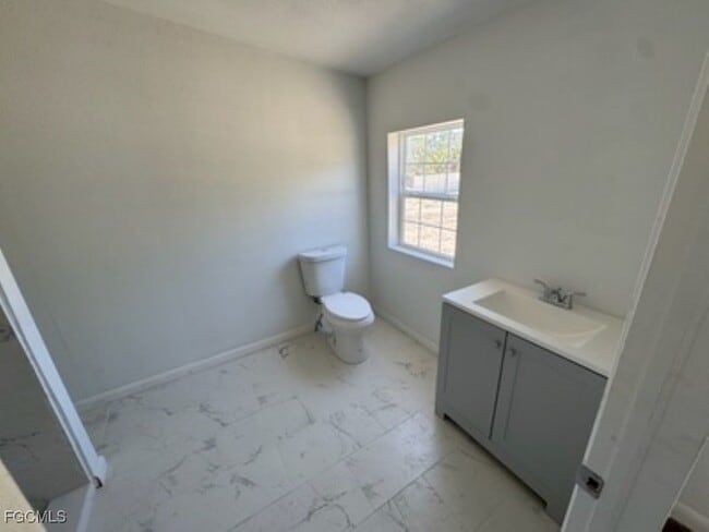 Photo - 340 S Jinete St