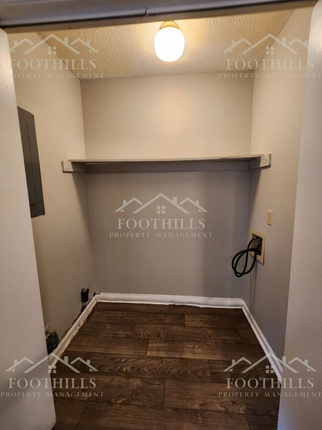 Photo - Modern 2-Bedroom Townhouse Near Anderson U...