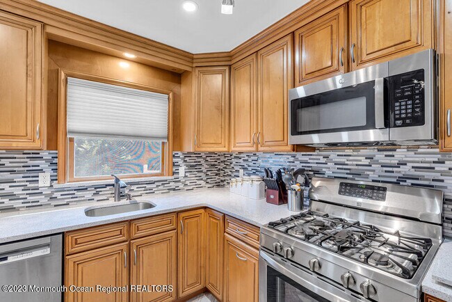 Photo - 491 Fairfield Ave