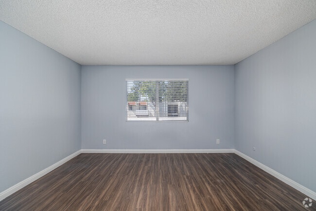 1BR, 1BA - 733SF - Bedroom - Stillmore Apartments