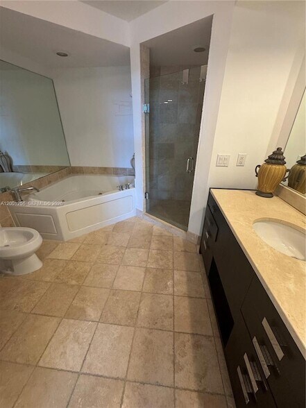 Photo - 18201 Collins Ave Unit 608