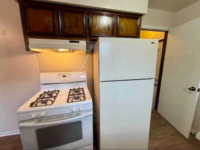 Photo - 2 Bedroom Duplex In Wyoming Available Dece... Unit 3716 Groveland
