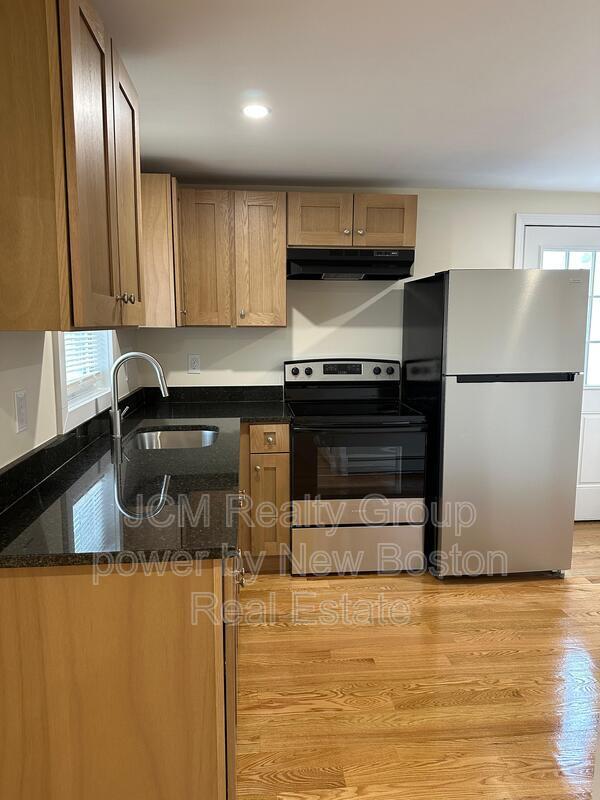 Building Photo - 111 Main St Unit 1 - 2 -3