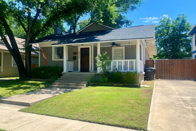 Charming Fairmount Bungalow - Charming Fairmount Bungalow House