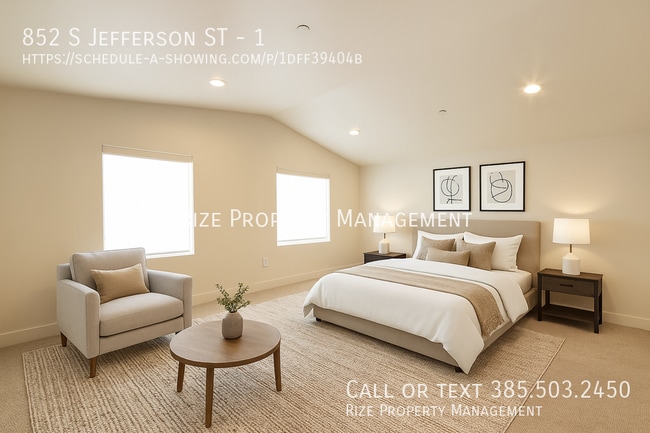 Photo - 852 Jefferson St W