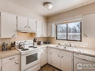 Photo - 1101 Skyline Dr