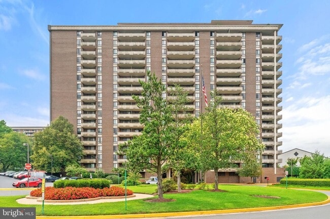 Building Photo - 1800 Old Meadow Rd Unit 1218