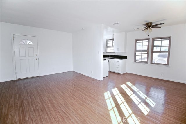 Building Photo - 6951 Simpson Ave Unit 11