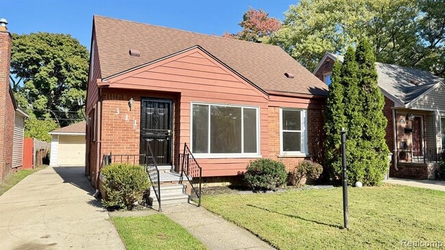 Photo - 311 Amherst St