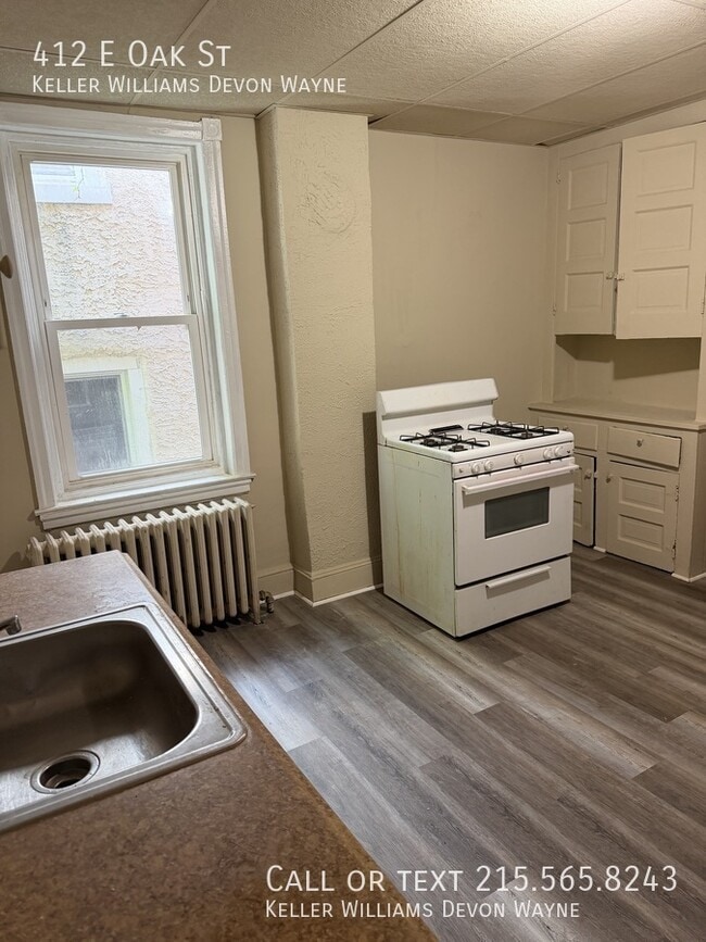 Photo - 412 E Oak St
