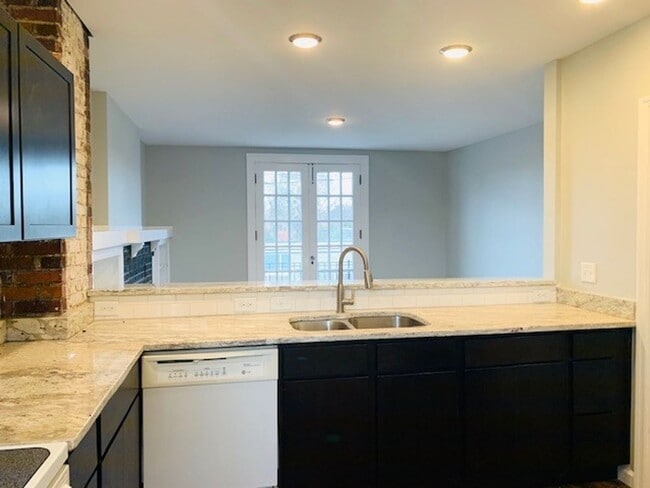 1124-1126 Parsons Ave
