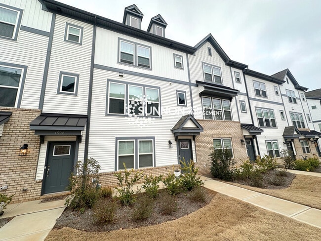 Building Photo - New 3 Bed Townhome in Mineral Springs