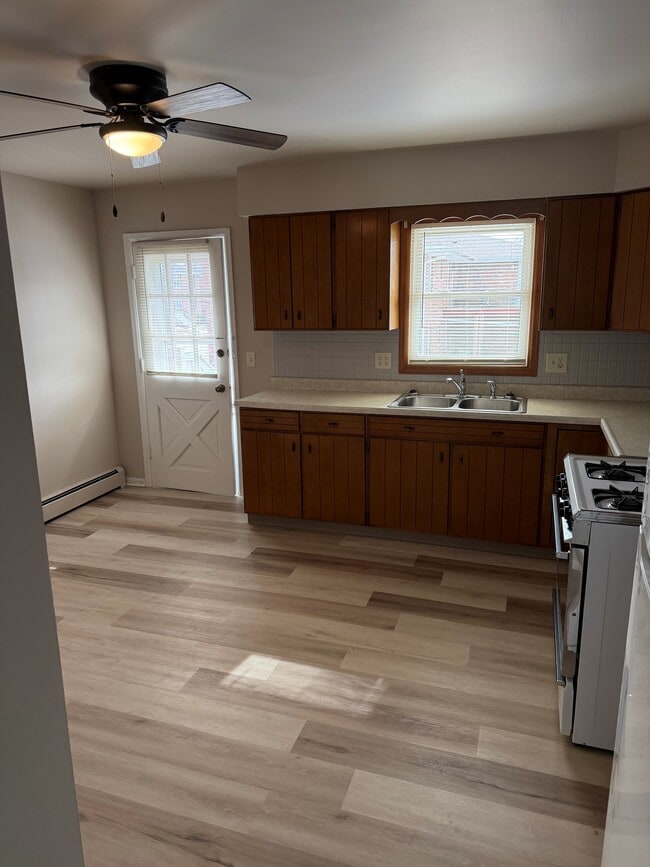 Photo - 39 Surrey Dr