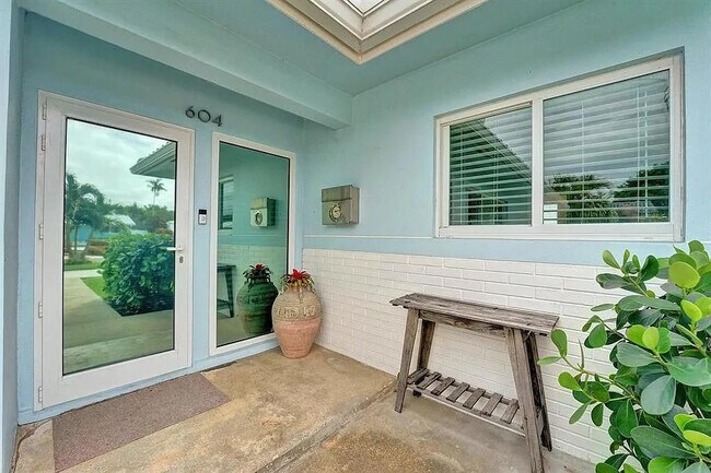 Photo - 604 NE 25th Ave