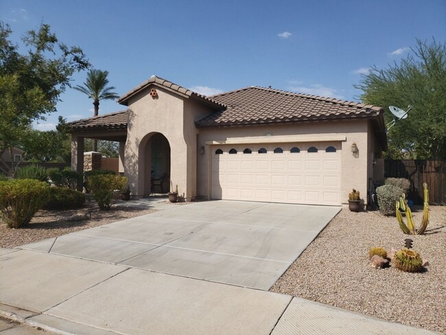 Building Photo - Fully Furnished, Single level Home