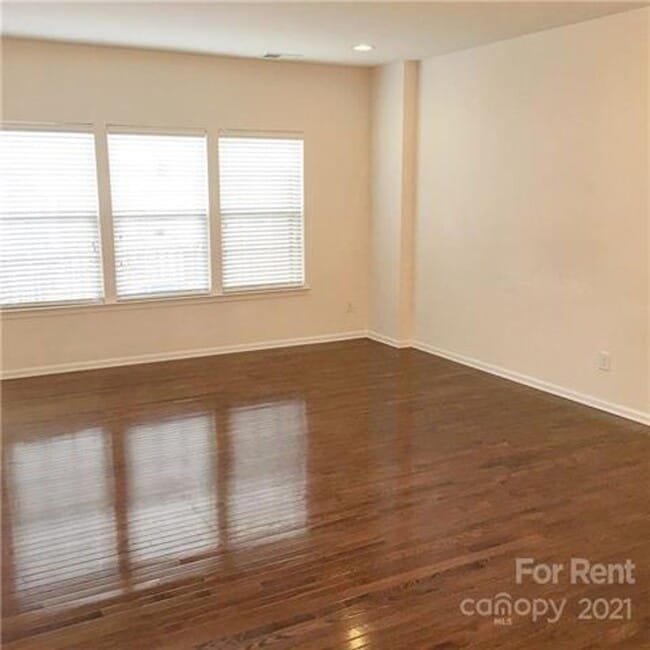 Photo - Beautiful three bedroom townhome