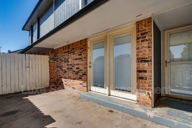 Photo - 13813 Fairhill Ave