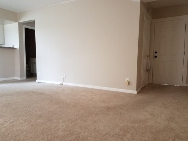 2500 Markham Ln