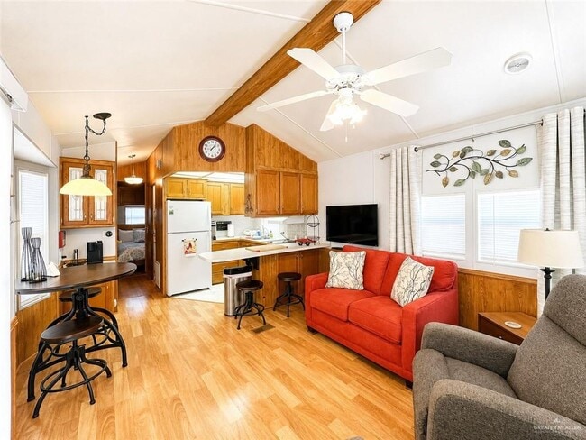Photo - 12 London Dr