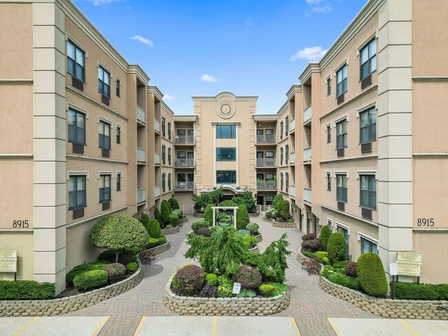 Building Photo - 8915 Bergenwood Ave Unit 1st floor