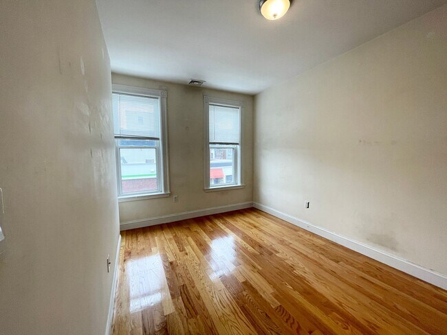 Photo - South Boston 5 Bed – Washer/Dryer in Unit – No Fee – 9/1