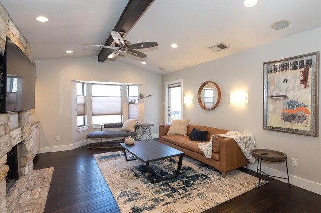 Photo - 2410 Enfield Rd Unidad 10 Rental