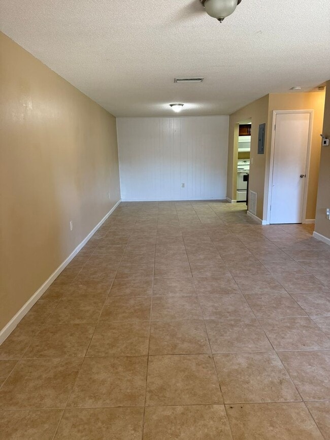 Photo - 1/1 Condo in Summit Village Casselberry Unit 104